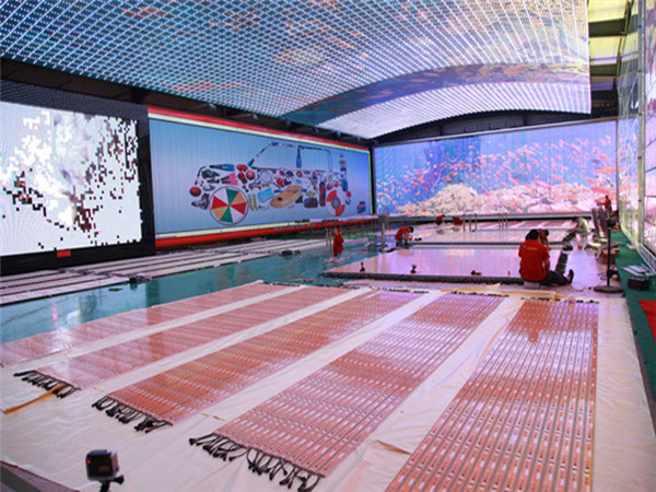 led显示屏生产现场