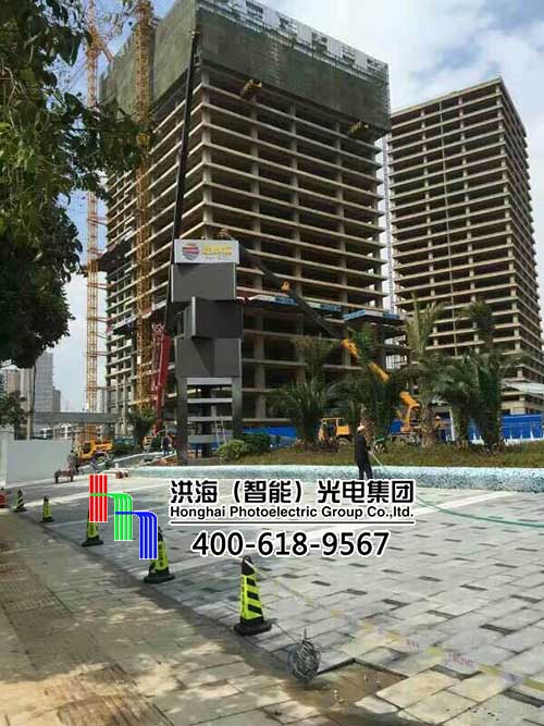 洪海LED旋转魔方柱安装现场图