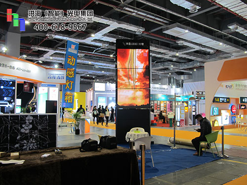 洪海LED旋转屏魔方柱会展