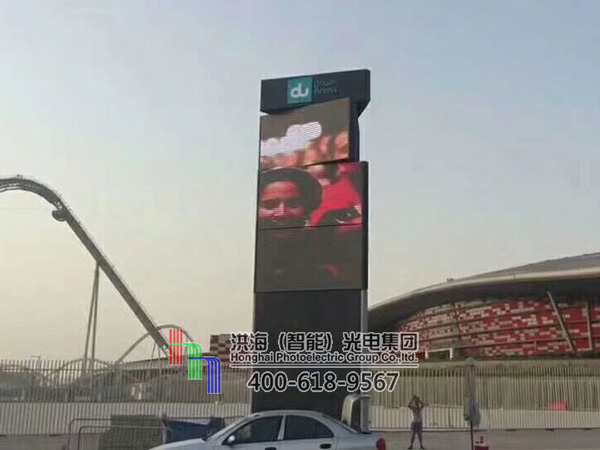 阿联酋三面led屏精神堡垒魔方柱